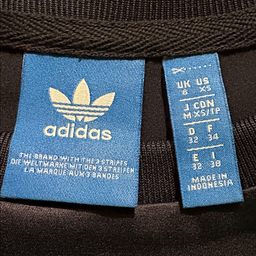 NWOT Adidas Vintage Inspired Shiny Top - Picture 6 of 9